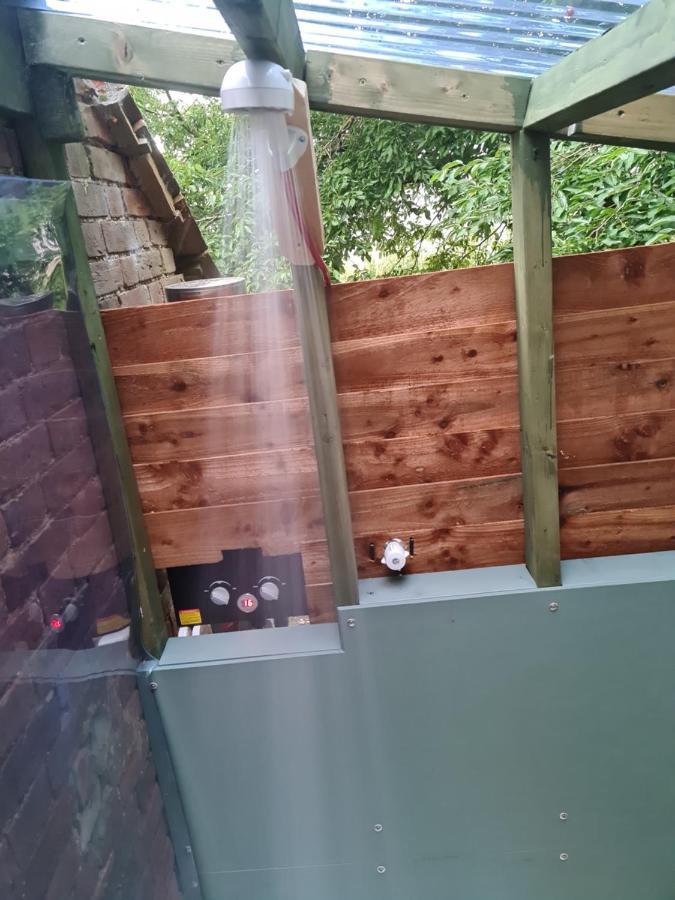 Luxury tent The Potting Shed *