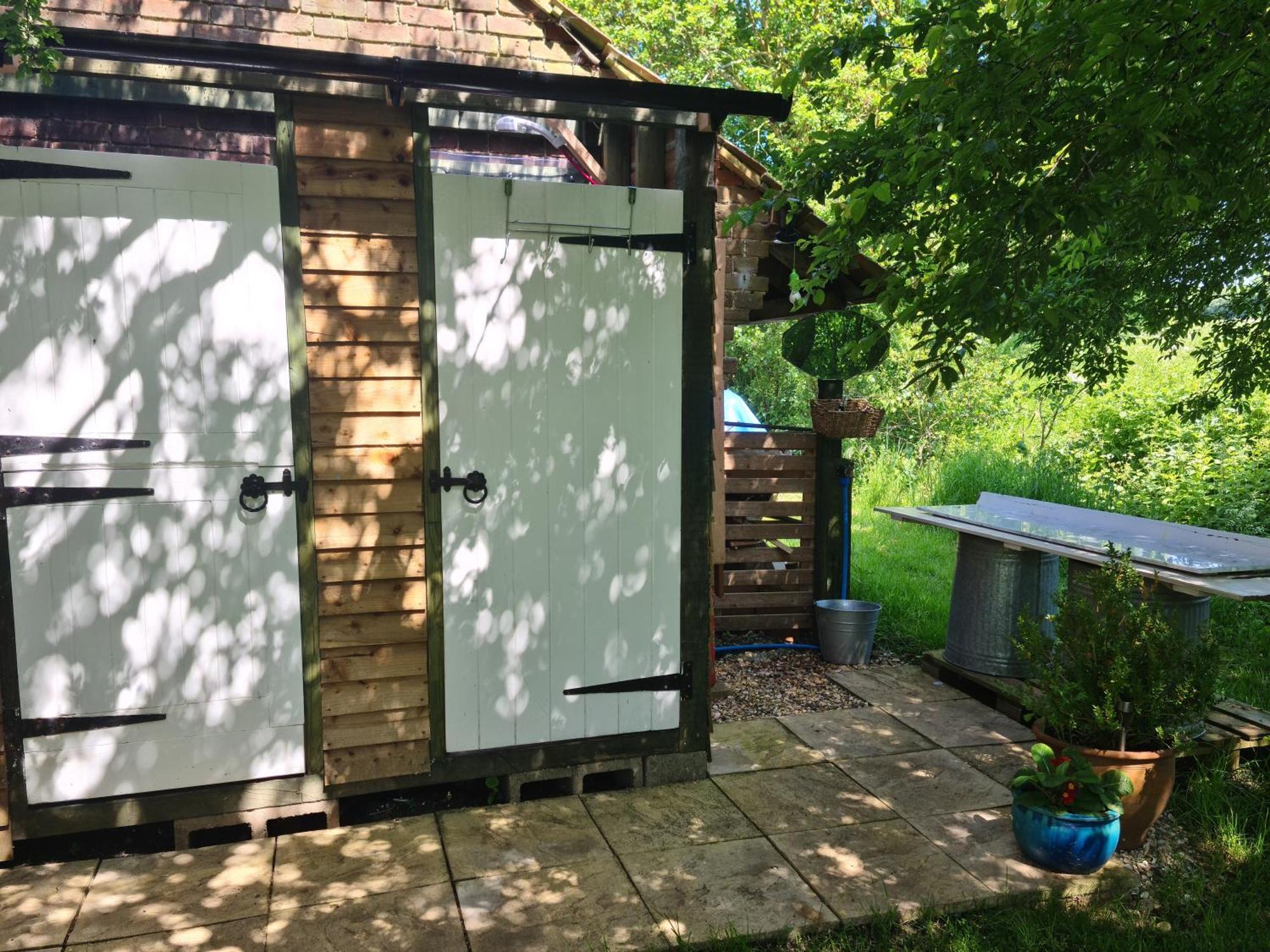Luxury tent The Potting Shed